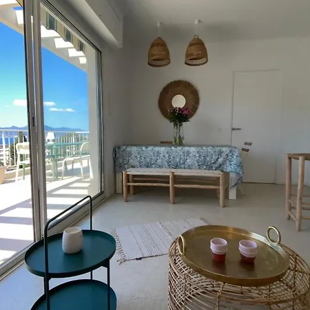 Vue A Couper Le Souffle - Nouveau Entierement Renove Daire