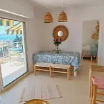 Vue A Couper Le Souffle - Nouveau Entierement Renove Daire *