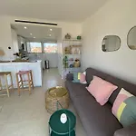 Vue A Couper Le Souffle - Nouveau Entierement Renove Daire *