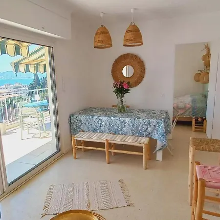 Vue à Couper Le Souffle - Nouveau Entièrement Rénové Appartement *