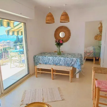 Vue à Couper Le Souffle - Nouveau Entièrement Rénové Appartement Cannes