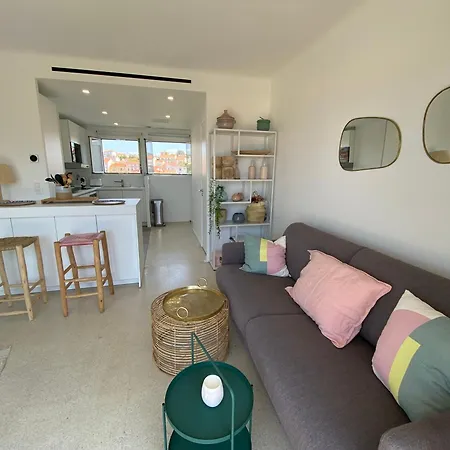 Vue à Couper Le Souffle - Nouveau Entièrement Rénové Appartement *
